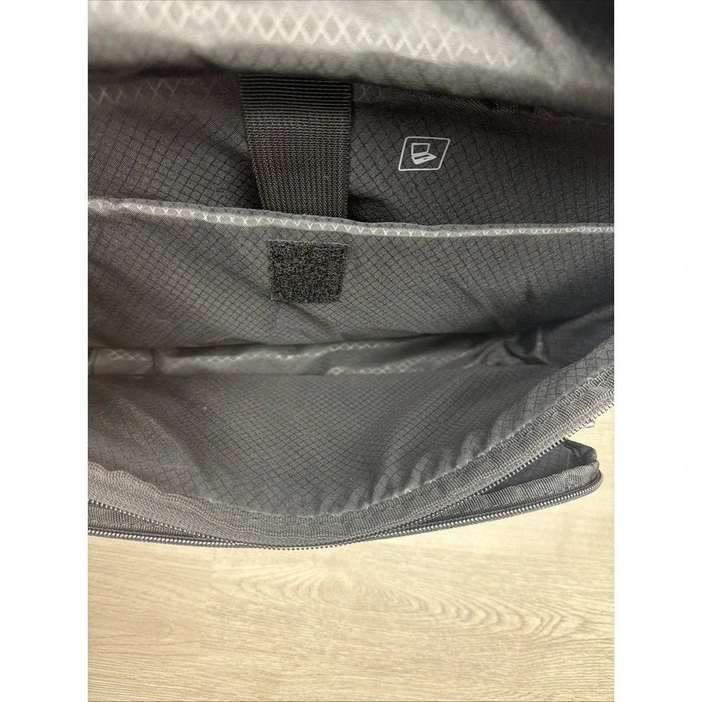 Samsonite modern utility